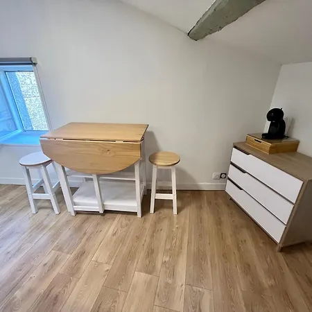 Sous Les Toits Du Parvis Lägenhet