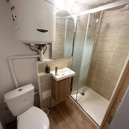 Lägenhet Sous Les Toits Du Parvis *